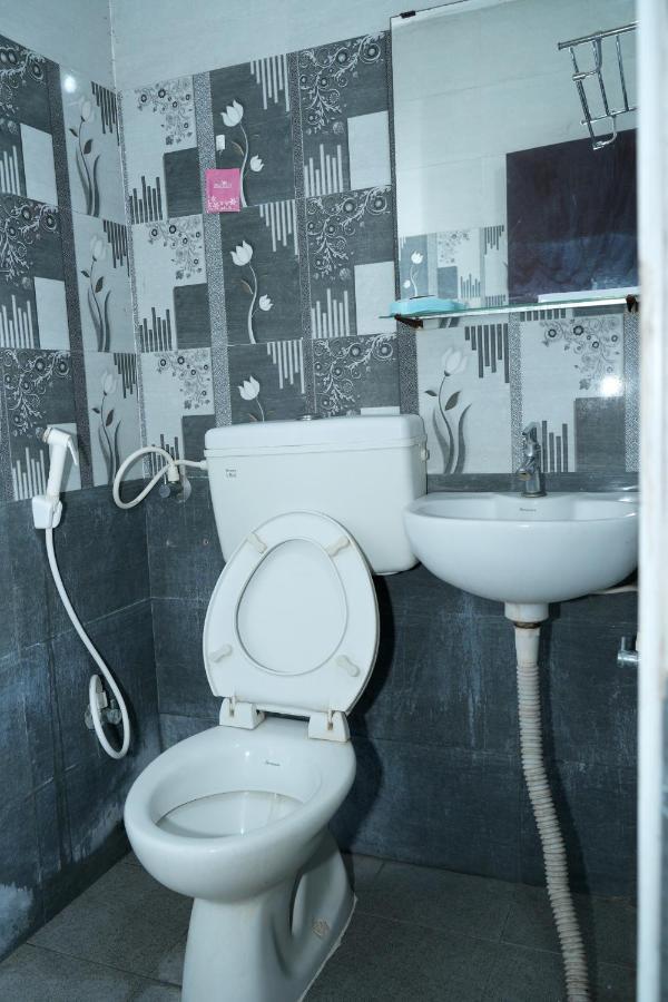 Alexa Home Stay Tirupati Eksteriør bilde